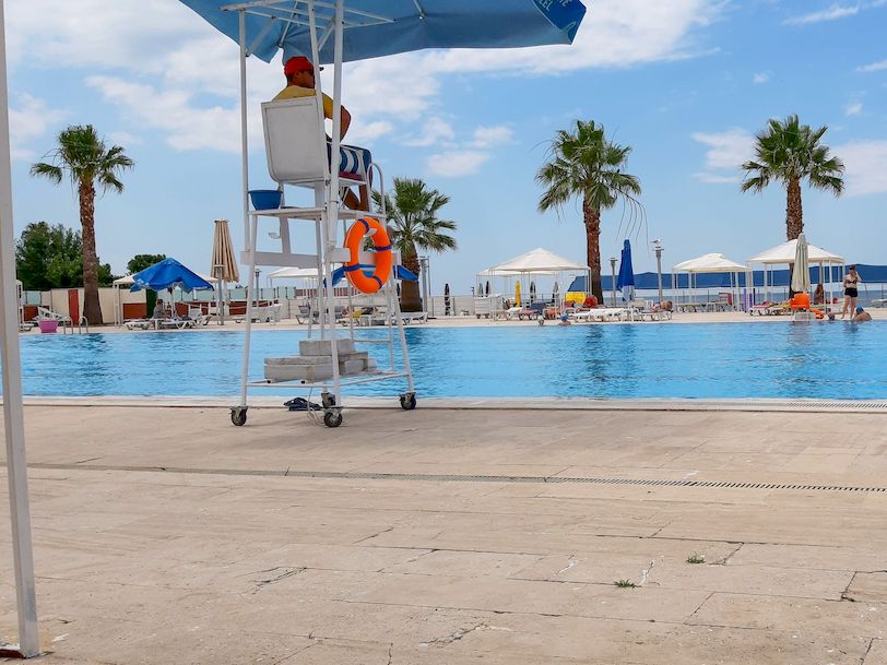 Fenerbahçe Orduevi Açık Yüzme Havuzu