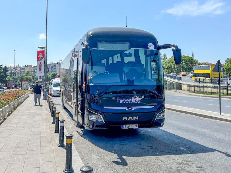 How to get to Istanbul Airport by Havaist bus