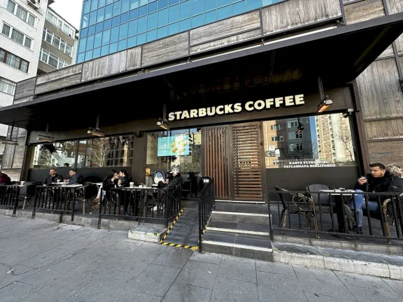 Kozyatağı Atatürk Caddesi Starbucks